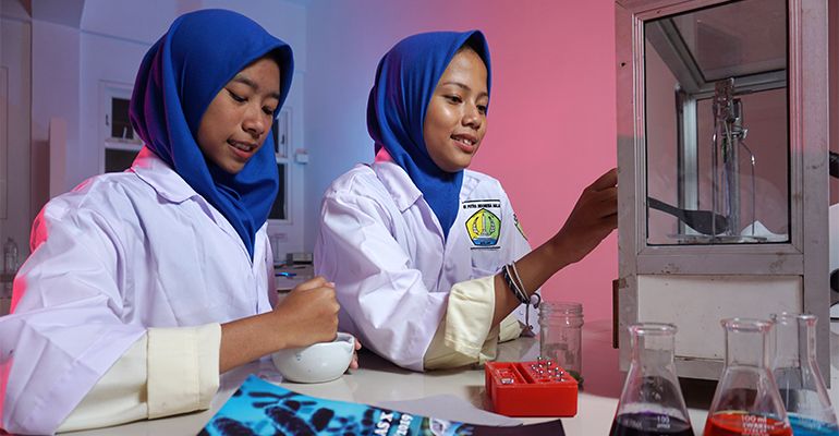 SMK PIM Jadi Pioner Jurusan Baru Farmasi Industri di Kota Malang