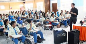 BKK SMK PIM Antar Lulusan Meraih Masa Depan Gemilang