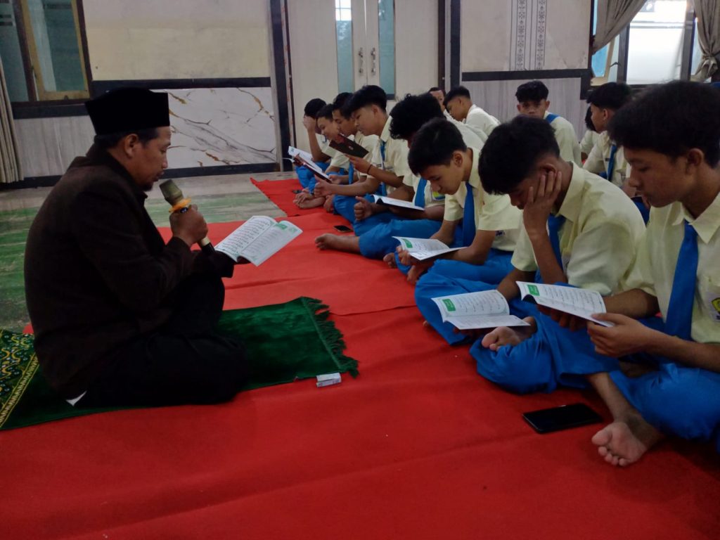 Pembiasaan Doa Pagi SMK PIM Muslim
