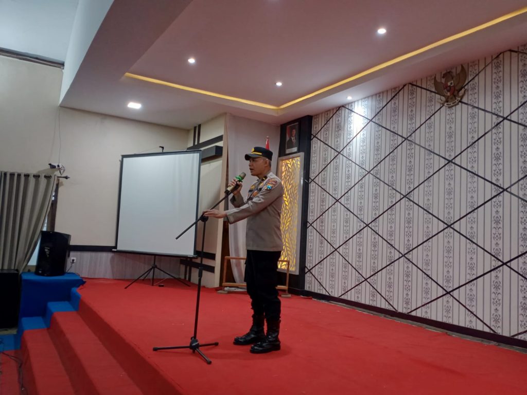POLSEK BLIMBING SOSIALISASI ANTI KEKERASAN DI SMK PIM 1